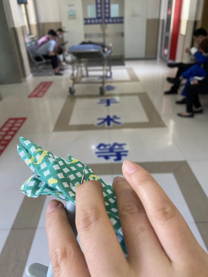 手术室外｜作者供图