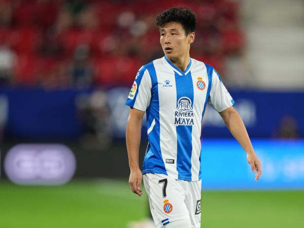 武磊在对阵奥萨苏纳的比赛中首发登场。CFP图