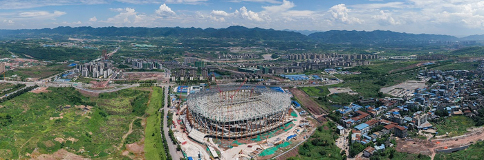 重庆龙兴足球场（央广网发 李洪淼 张帆摄）