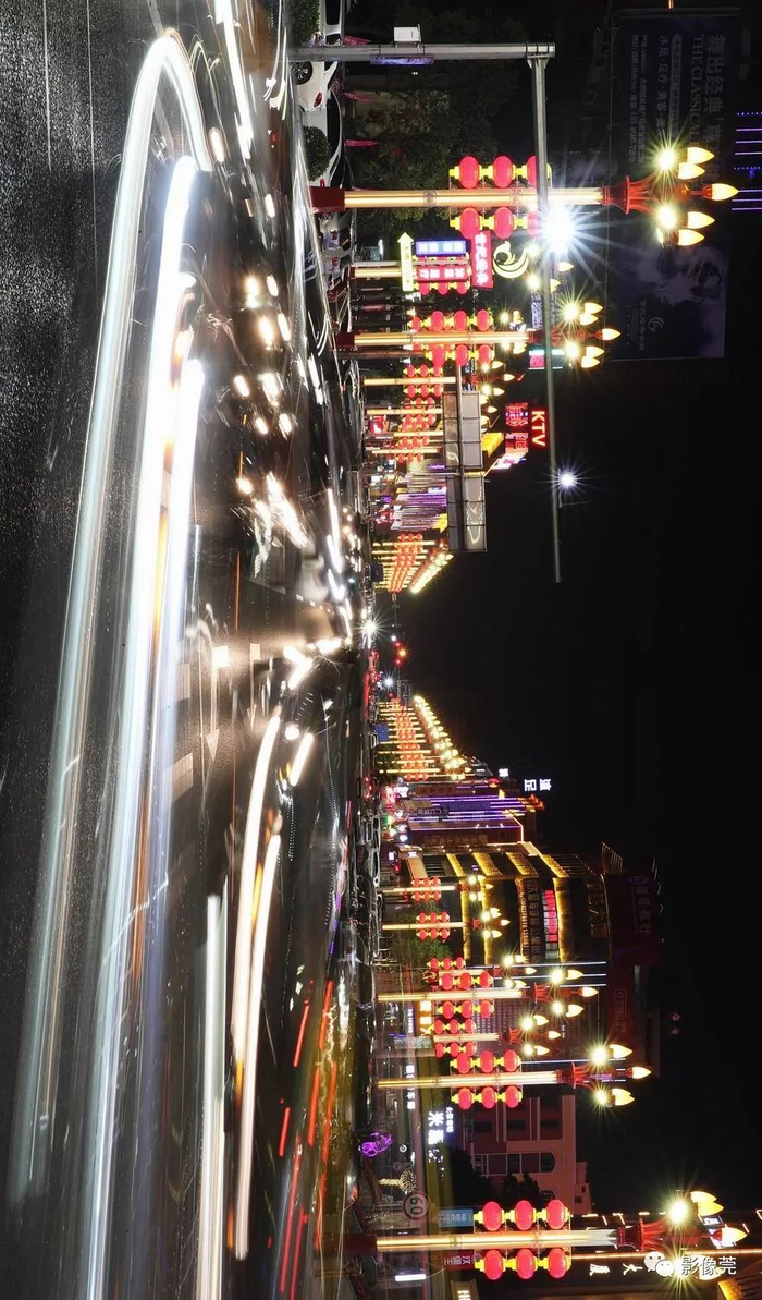        ▲美景路流光溢彩 @郑家雄 摄