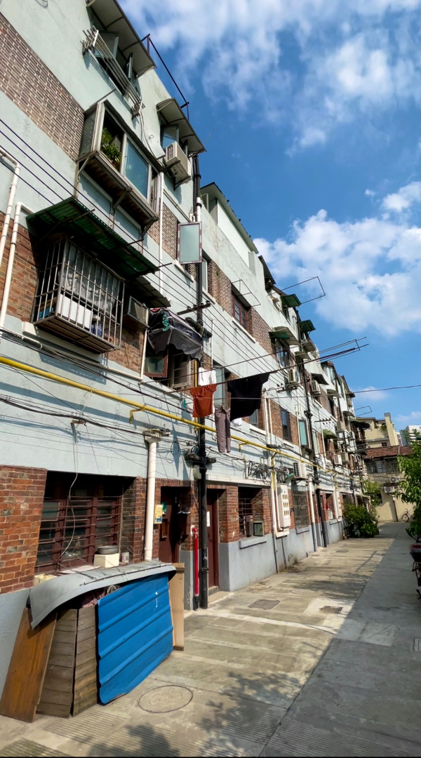 图说：楼房外貌 李舜杰 摄（下同）