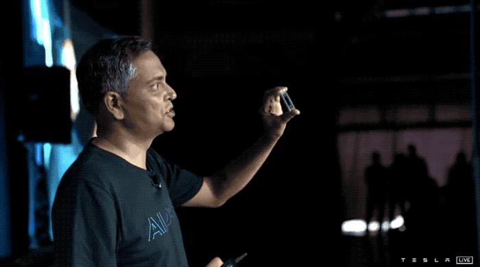 ▲特斯拉D1芯片展示