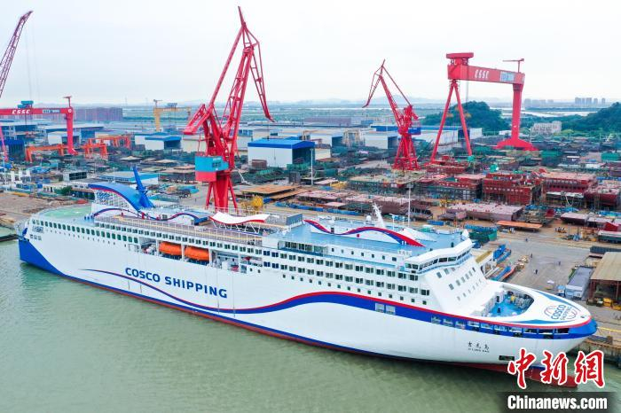 中国最豪华客滚船“吉龙岛”号在广州南沙命名交付 陈骥旻 摄