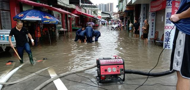  22日5时，巴中市南江县杨坝镇硝洞村董家河电站桥（原严河五社桥）冲毁&nbsp; &nbsp;来源：四川广播电视台官方新媒体平台