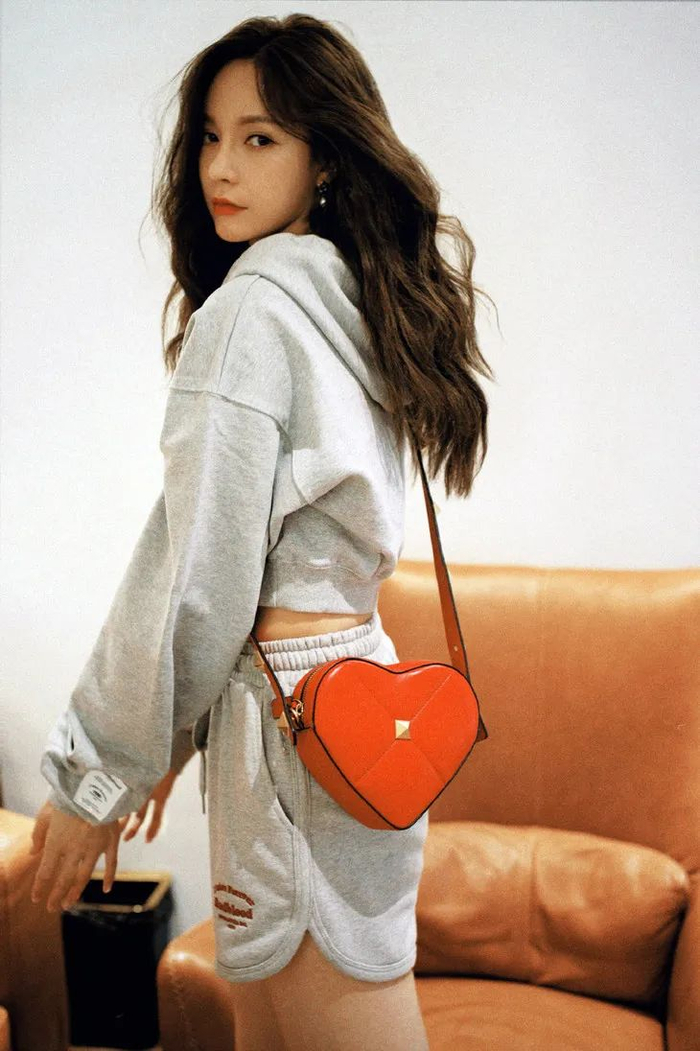 包袋：Valentino