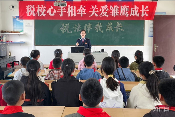 “筑梦乡村”关爱留守儿童行动 （央广网发 蔡燕摄）