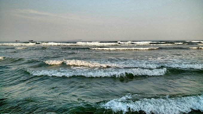 大海为何会潮涨潮落?涨潮的海水从哪来,退潮的海水又回哪去了?