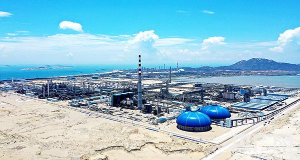 古雷炼化一体化项目全景图（央广网发 詹照宇摄）
