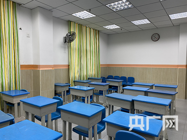福州九色鹿培训学校（鼓东路授课中心）现状：授课教室已空无一人（央广网发 严南悦摄）