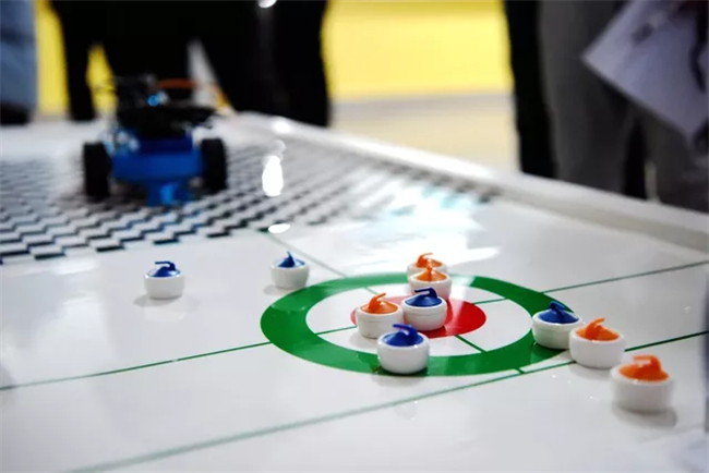 数字冰壶人工智能挑战赛42支队伍激烈比拼。哈工大 供图