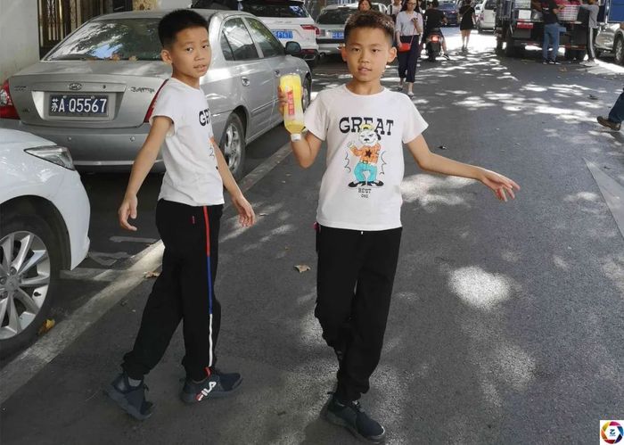 双胞胎哥哥患病,弟弟二捐骨髓,癌症母亲放弃治疗携子北上求医|儿子|白血病|妻子|王世磊|医生_新浪新闻