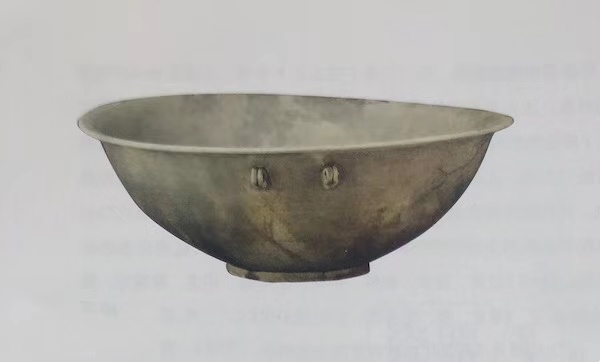 图1 唐 越窑四系大碗“黑石号”沉船出水 新加坡亚洲文明博物馆藏