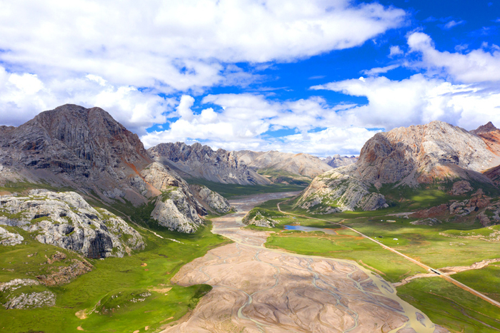 长江源昂次冰谷（央广网发 长江科学院供图）