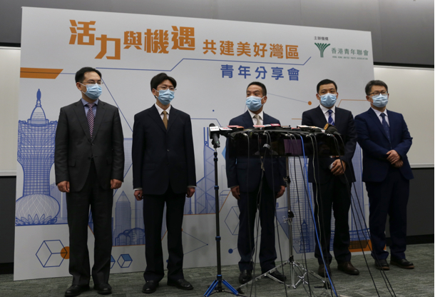 国家“十四五”规划宣讲团成员接受港媒采访。澎湃新闻记者郑朝渊图