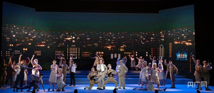 剧照（上海沪剧院供图 祖忠人摄）