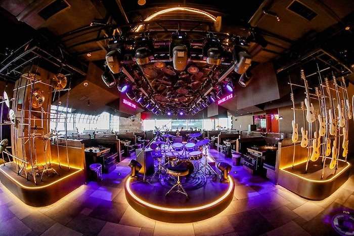 凑凑火锅小酒馆。图片来源：微博@凑凑火锅茶憩官方