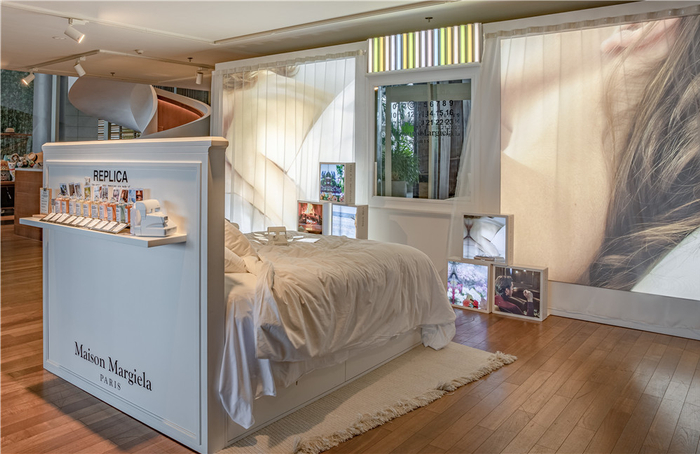 Maison Margiela在三亚艾迪逊酒店办的快闪店 图片来源：VOGUE