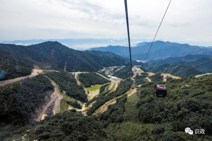 高空缆车为运动员和工作人员提供舒适乘坐环境