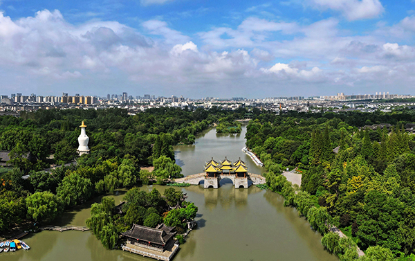 2021年8月21日，江苏扬州瘦西湖。本文图片 人民视觉