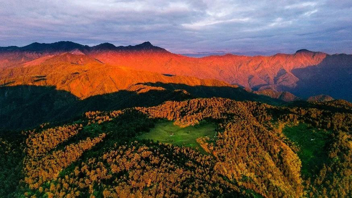 探险途中拍下的黑竹沟荣宏得景区风光。强介 摄