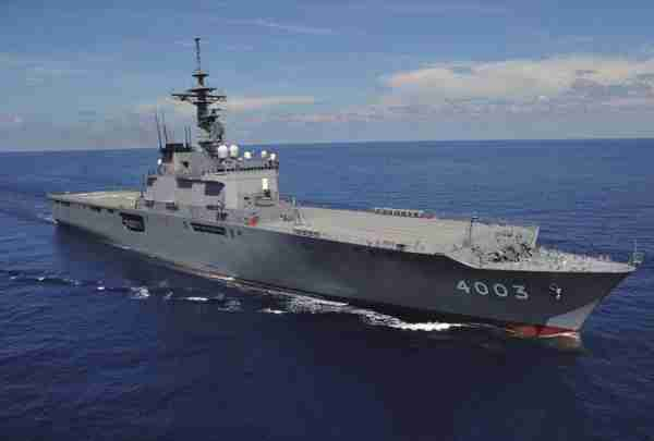 日本海上自卫队装备的“大隅”级船坞运输舰。