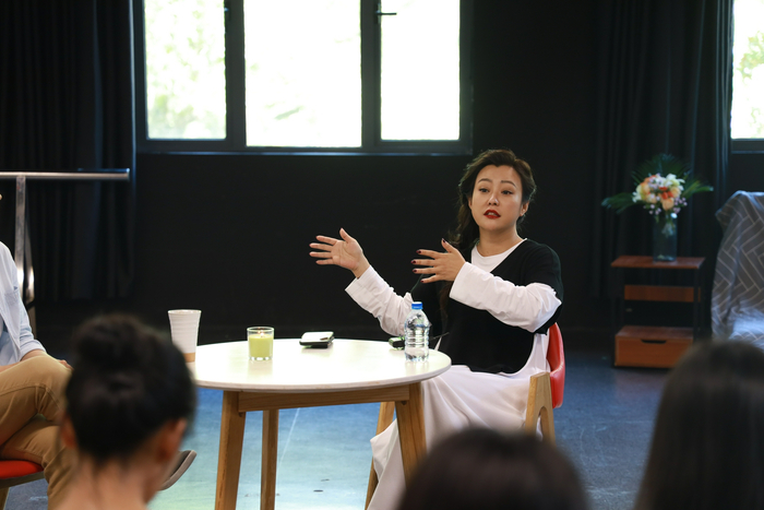 郝蕾上课中。澎湃新闻记者薛松图