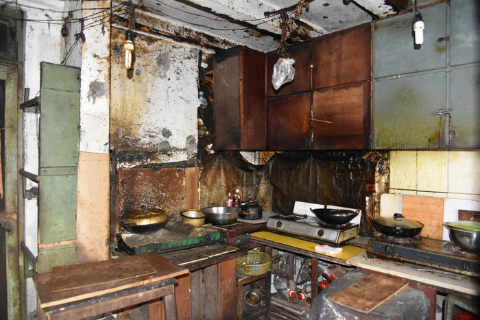 彭一小区面临着厨卫合用、年久失修等问题。