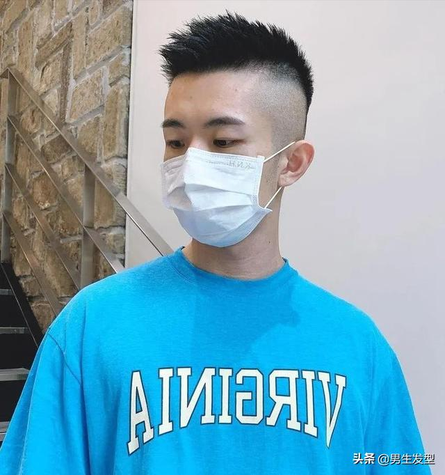 男生剪“前刺短发”发型很好看,试试这3款,剪完提升颜值
