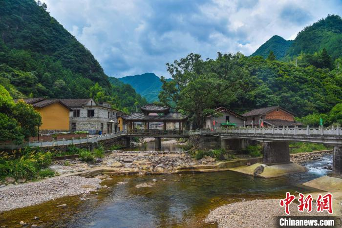 浙江省遂昌县西畈乡湖岱口村 范宇斌 摄