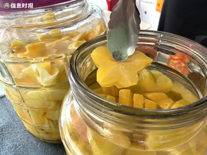 杨桃是黄埔古港的特产，金姨做的杨桃咸酸味道清润。信息时报记者 徐敏 摄