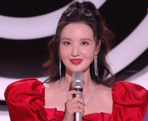 张萌“变脸”前有多美?旧照气质清纯动人,还撞脸高圆圆|张檬|出轨|辣妈|专业户|反击_新浪娱乐_新浪新闻