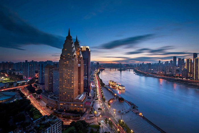 重庆南滨路地标建筑——喜来登大酒店。图片来源：封面新闻
