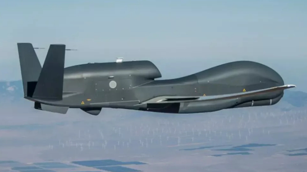 资料图：日本的RQ-4B“全球鹰”无人机（环球网）