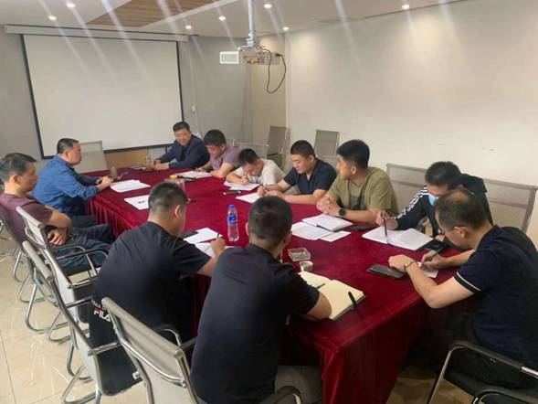 专案组讨论案情（河北省沧州市沧县公安局供图）