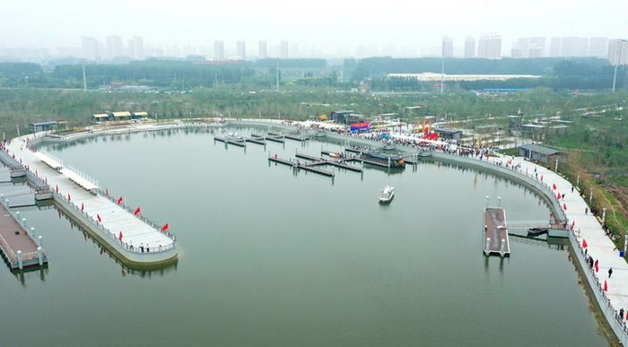 北运河廊坊段与北京同步实现旅游通航。新华社发（王峰 摄）