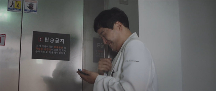 “不合群”的梁硕亨喜欢一个人看综艺