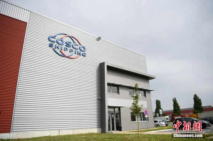 图为当地时间8月12日拍摄的中远法国公司海外仓外景。 中新社记者 李洋 摄