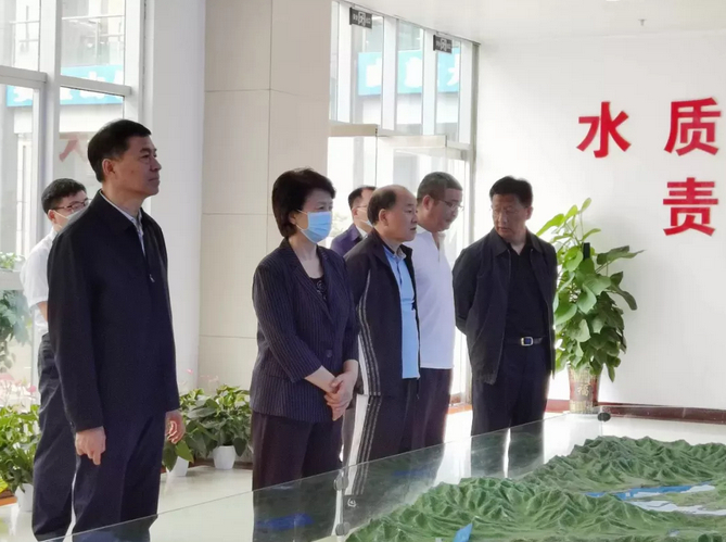 调研组在南阳调研