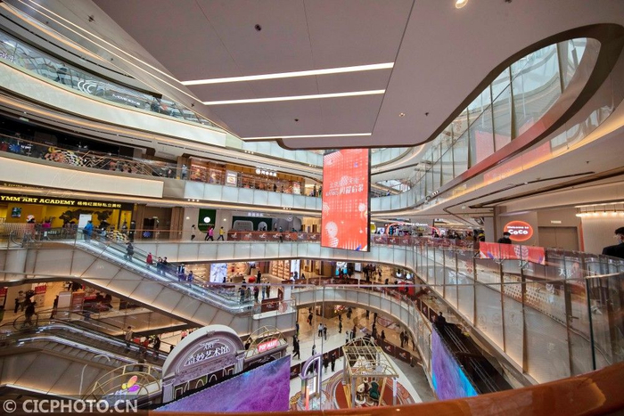北京丽泽天街购物中心。CICPHOTO/刘宪国 摄