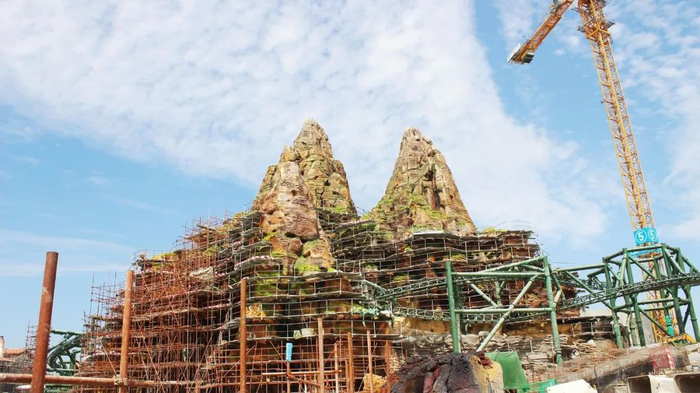 ▲建设中的努布拉岛假山