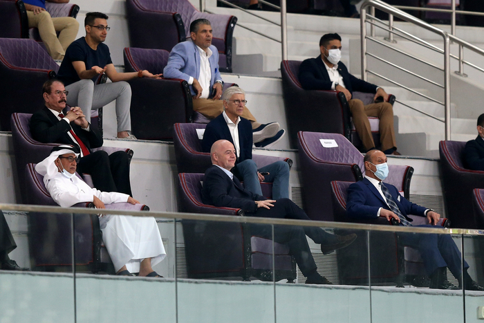 国际足联主席因凡蒂诺和温格观战世界杯亚洲区12强赛。