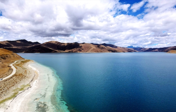 羊卓雍错一角 本文图除注明外 均为 马恒健 摄