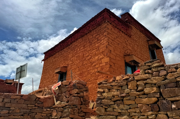 被称为青藏高原上最孤独的寺庙的日托寺