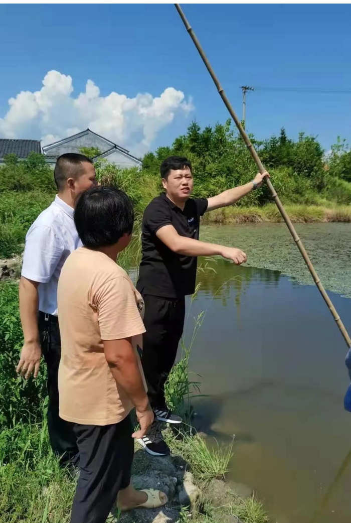 姚海兵介绍当时的救人情景