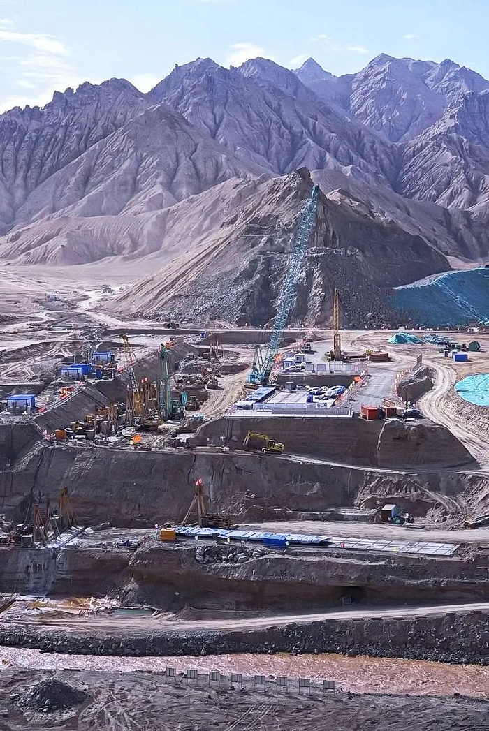 那棱格勒河水利枢纽库容5.88亿立方米，相当于那棱格勒河天然年径流量的一半。供图｜中新社