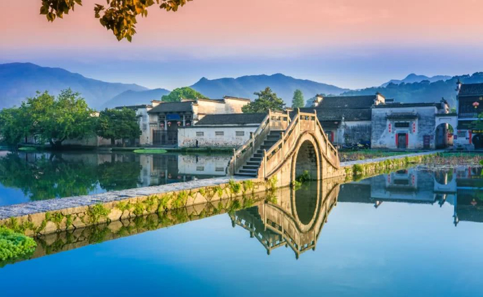 黟县古城—最古老的县城，已有2000多年历史，素有世外桃源美誉