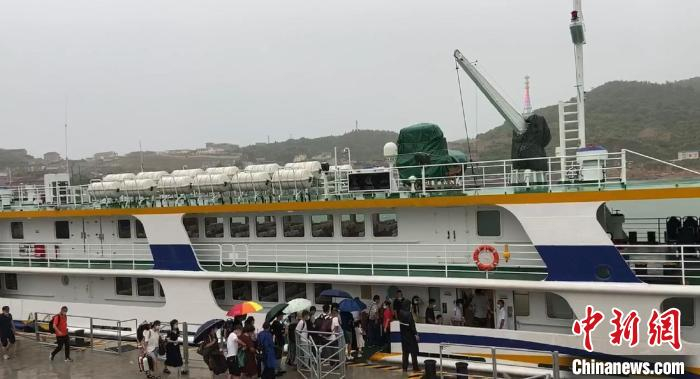 浙江台州大陈岛旅客撤离 陈建忠 摄
