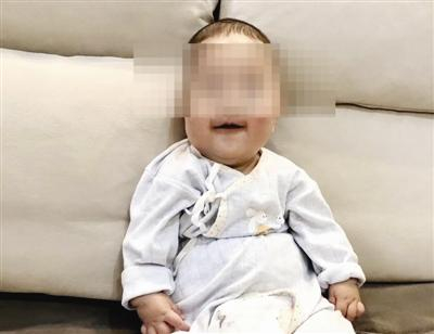 　　梁女士发在朋友圈的儿子照片