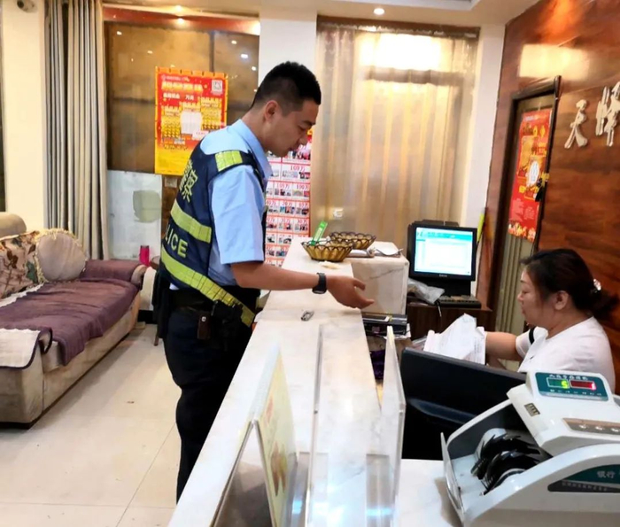 △官熙糯在工作