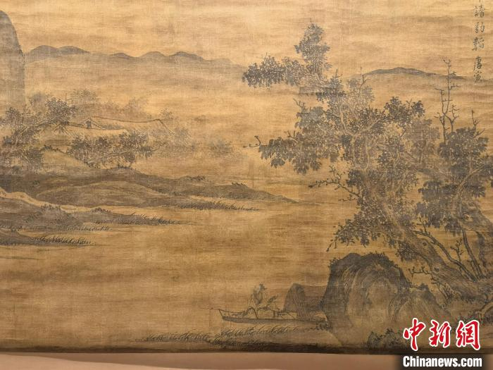 馆内展陈的唐寅《山水横轴》 刘浩 摄